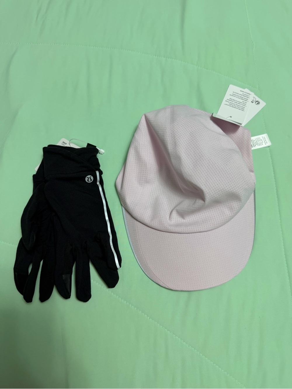 Lululemon cap & gloves